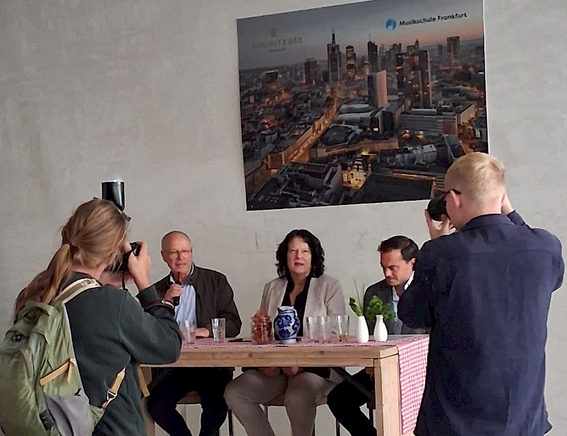 Pressetermin auf der Baustelle | Instagram